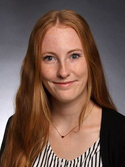 Michelle Anders - Bürokraft | Marketing und Socialmedia-Präsenz Erstellung von Fotomappen Kundenberatungs- und Vorsorgegespräche EDV-Sachbearbeitung Trauerdrucksachen Formalitätenerledigung mit Standesämtern, Behörden usw. beschäftigt seit 01.09.20 Michelle Anders - Bürokraft | Marketing und Socialmedia-Präsenz Erstellung von Fotomappen Kundenberatungs- und Vorsorgegespräche EDV-Sachbearbeitung Trauerdrucksachen Formalitätenerledigung mit Standesämtern, Behörden usw. beschäftigt seit 01.09.2016