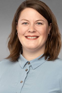 Jessica Fries - Bestattungsfachkraft - Trauerbegleitung | Kundenberatungs- und Vorsorgegespräche EDV-Sachbearbeitung Trauerdrucksachen Trauerreden Aufbahrung, Dekoration, Leitung und Durchführung von Beerdigungen Einbettung und Überführung von Verstor Jessica Fries - Bestattungsfachkraft - Trauerbegleitung | Kundenberatungs- und Vorsorgegespräche EDV-Sachbearbeitung Trauerdrucksachen Trauerreden Aufbahrung, Dekoration, Leitung und Durchführung von Beerdigungen Einbettung und Überführung von Verstorbenen Formalitätenerledigungung mit Standesämtern, Behörden usw. beschäftigt seit 01.08.2024